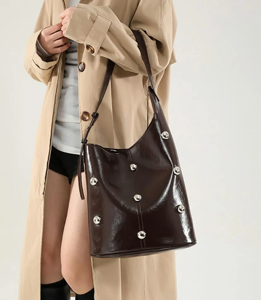 Women Trendy Shoulder Bag Large Capacity Riveted Bucket Bag Vintage Underarm Bag Satchel Purse Shopping Bag Travel Bag